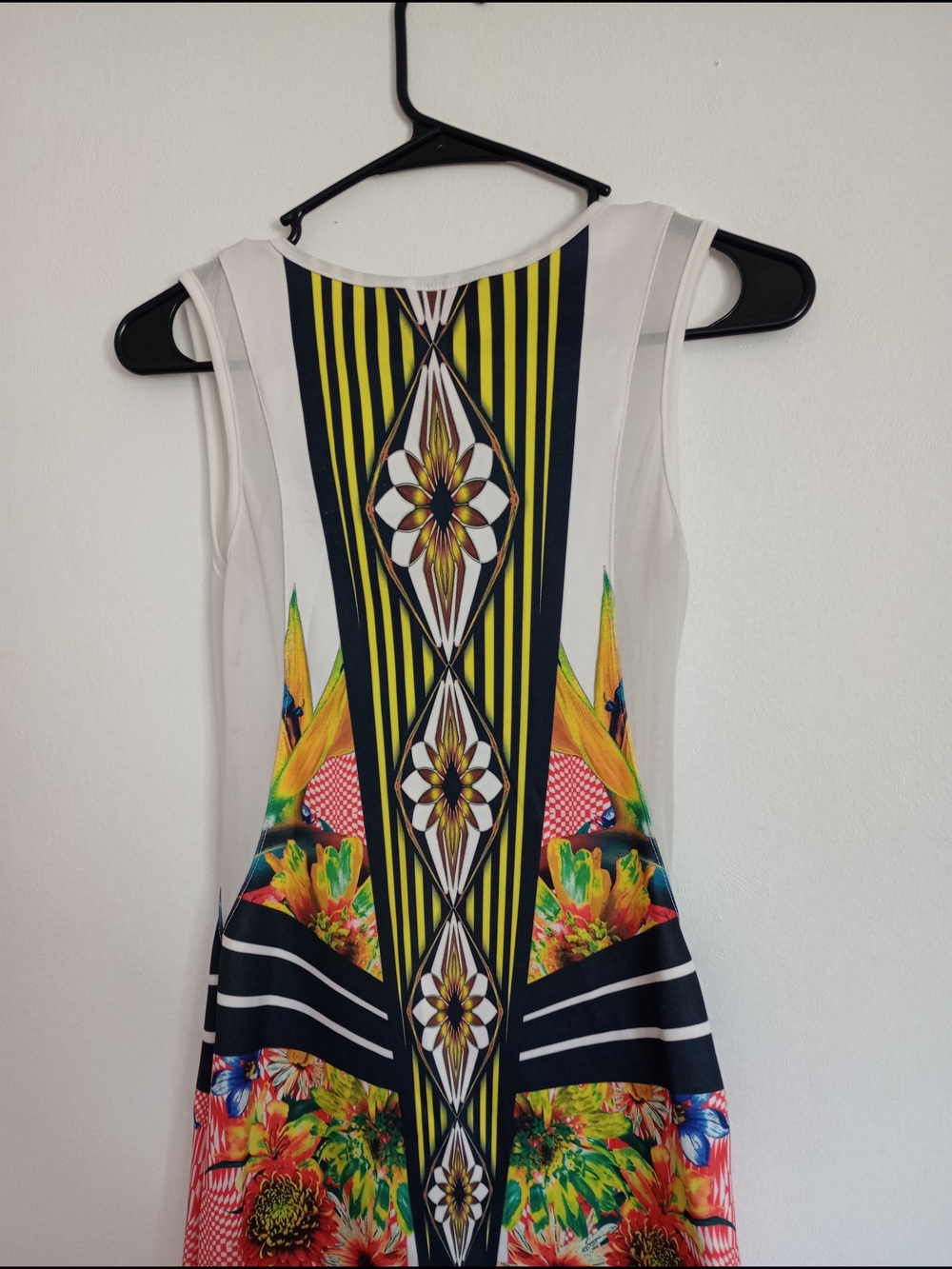 Sleeveless Multicolor Geo-Floral Midi Dress in White and Red Sz. M - Picture 5 of 13